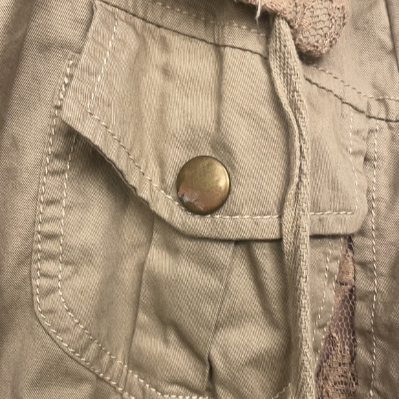 Beautiful lace 2b BEBE light brown jacket - Picture 7 of 8